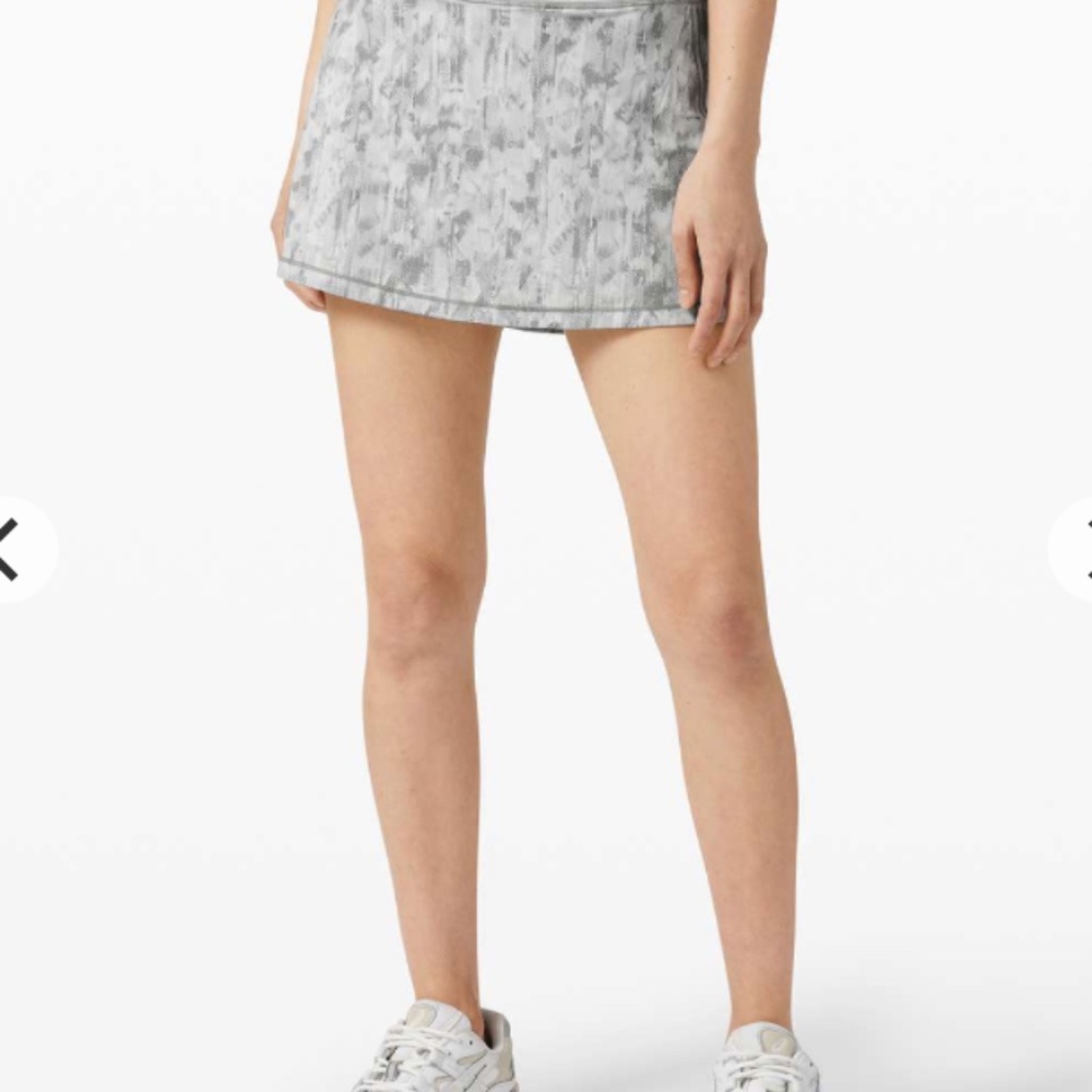 Lululemon Pace Rival Skirt City Breeze Alpine White size 6 Tall EUC